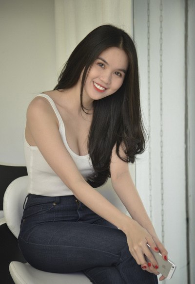 Ngọc Trinh luôn sexy khi xuất hiện